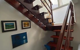 Casa Com 4 Quartos E 3 Suites No Condominio Ferradura.